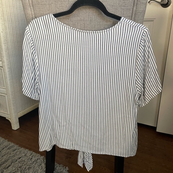 Madewell Novel Tie-Front Top in Stripe - Size Large - Picture 5 of 7